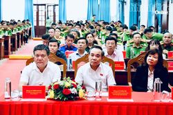 Bí thư Tỉnh ủy Trần Phong dự hội nghị sơ kết công tác công an 6 tháng đầu năm 2026