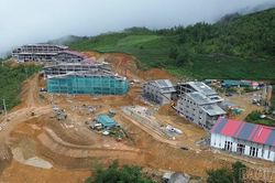 Ngôi trường bước ra từ tranh vẽ
