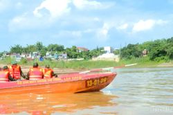 Tập huấn nâng cao năng lực lái xuồng, tìm kiếm cứu nạn trước mùa mưa lũ