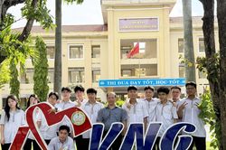Thủ khoa 'kép' và hành trình chạm đến ước mơ