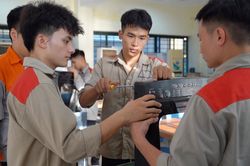 Hướng tới trở th&agrave;nh trung t&acirc;m đ&agrave;o tạo nh&acirc;n lực kỹ thuật chất lượng cao