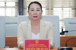 Tinh gọn bộ m&aacute;y để hoạt động gần d&acirc;n, lắng nghe d&acirc;n