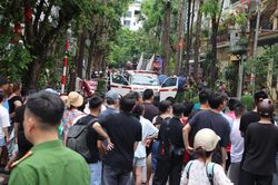 Chủ tịch H&agrave; Nội chỉ đạo khẩn trương khắc phục hậu quả vụ ch&aacute;y l&agrave;m 2 người chết ở Kiến Hưng