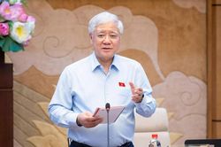 Ph&oacute; Chủ tịch Thường trực Quốc hội Đỗ Văn Chiến dự Hội nghị sơ kết của Đảng bộ Văn ph&ograve;ng Quốc hội v&agrave; Văn ph&ograve;ng Quốc hội