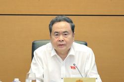 Chủ tịch Quốc hội Trần Thanh Mẫn k&yacute; ban h&agrave;nh 2 Nghị quyết điều chỉnh chương tr&igrave;nh lập ph&aacute;p