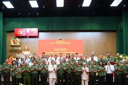 Tuyệt đối trung thành với Đảng, Tổ quốc và nhân dân