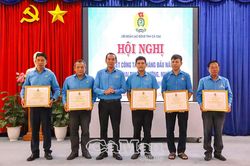 C&ocirc;ng t&aacute;c chăm lo đo&agrave;n vi&ecirc;n, người lao động hướng mạnh về cơ sở