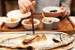 Không phải ai ăn nhiều cá cũng tốt: 5 người nên hạn chế ăn cá