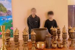 Công an xã bắt nhóm thiếu niên chuyên trộm chuông, đèn tại các chùa, đền