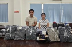 Khởi tố vợ chồng sản xuất hơn 14.000 áo thun giả 11 nhãn hiệu nổi tiếng
