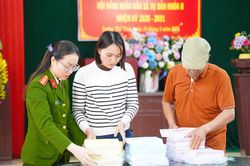 Tổ dân phố sau sáp nhập: Khi cán bộ đi xa hơn, học nhiều hơn để phục vụ dân