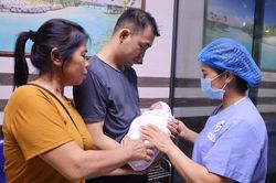 Bác sĩ căng não phẫu thuật lấy thai cho sản phụ 120 kg kèm nhiều bệnh lý