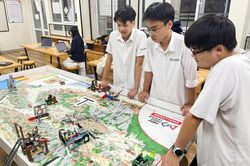Nh&oacute;m học sinh H&agrave; Nội đưa chữ N&ocirc;m T&agrave;y l&ecirc;n b&agrave;n ph&iacute;m, mang di sản văn h&oacute;a ra s&acirc;n chơi quốc tế