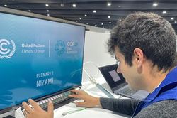 Hơn 90% thanh ni&ecirc;n gặp vấn đề sức khỏe khi sử dụng thiết bị số