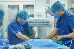 Người phụ nữ 68 tuổi bị đột quỵ 2 lần trong chưa đầy 24 giờ vì cục máu đông 'đổi hướng'