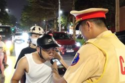 Tài xế vi phạm nồng độ cồn cao vẫn tự tin mình đủ tỉnh táo