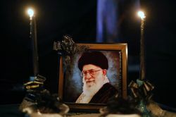 Iran gửi thông điệp qua quốc tang lịch sử