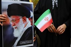 Iran gửi thông điệp qua quốc tang lịch sử