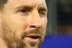 Một thế giới s&ugrave;ng b&aacute;i Messi