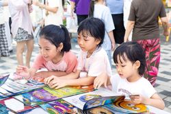 Nhóm bạn trẻ trường chuyên tổ chức hội sách, lan tỏa văn hóa đọc