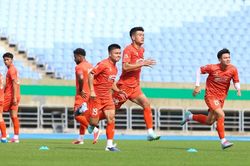 Đội tuyển Việt Nam rà soát lực lượng trước trận đấu tập đầu tiên tại Hàn Quốc