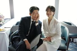 Namkoong Min yêu cầu Lee Seol 'ly hôn'