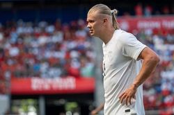 Cách mà Haaland đưa Na Uy vào vòng 16 đội