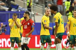 Australia gục ngã trên chấm 11m, Ai Cập phá dớp 92 năm tại World Cup