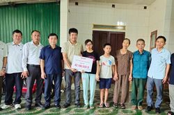 Cậu bé lớp 4 cầu xin sự sống cho mẹ nhận ủng hộ hơn 40 triệu đồng