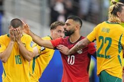 Kết quả b&oacute;ng đ&aacute; World Cup 2026: Ai Cập 1-1 Australia: Salah 'lạnh l&ugrave;ng' với c&uacute; Panenka, Ai Cập hạ Australia tr&ecirc;n loạt lu&acirc;n lưu nghẹt thở