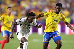 Colombia loại Ghana, v&agrave;o v&ograve;ng 16 đội