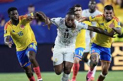 Trực tiếp Colombia vs Ghana 1-0 (Hết H1): Không vào!!! Ghana dứt điểm