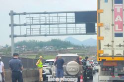 Tai nạn giao thông liên tiếp, cao tốc Bắc Nam tắc nghẽn