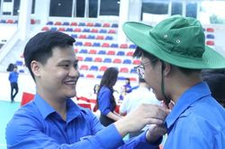 Sinh viên tình nguyện mang sức trẻ đến vùng khó