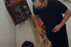 Nghi phạm cầm dao đe dọa cướp tiệm v&agrave;ng ở H&agrave; Nội bị bắt