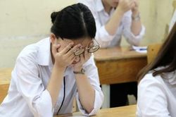 Có nên khoe điểm thi của con lên mạng xã hội?
