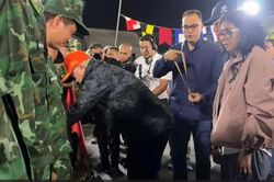 Tổng thống lâm thời Venezuela thăm đoàn cứu hộ Việt Nam, trao Huân chương Công trạng cho đội chó nghiệp vụ