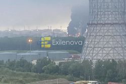 Ukraine tấn công cảng dầu ở St. Petersburg ngay sau cảnh báo của Tổng thống Putin