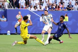 Thủ m&ocirc;n Vozinha c&oacute; m&agrave;n tr&igrave;nh diễn để đời trước Messi