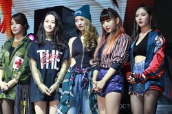 HyunA gây xúc động khi âm thầm kỷ niệm 17 năm debut cùng 4Minute