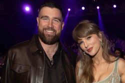 M&oacute;n qu&agrave; Taylor Swift d&agrave;nh tặng Travis Kelce trong đ&aacute;m cưới