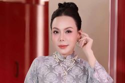 Việt Hương đ&oacute;n tin vui ở tuổi 50