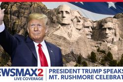 Tổng thống Trump: Nước Mỹ đang đứng trước cơ hội mới và kỷ nguyên vàng của đất nước mới chỉ bắt đầu