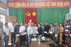Gia Lai: Trao 32 triệu đồng hỗ trợ ngư dân bị thiệt hại do hỏa hoạn