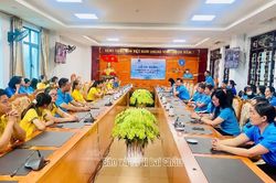 Ra quân tuyên truyền, vận động người dân tham gia bảo hiểm xã hội, bảo hiểm y tế