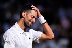 Novak Djokovic cân bằng kỷ lục 105 trận thắng của Roger Federer tại Wimbledon