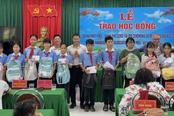 H&oacute;a Ch&acirc;u mở rộng nhịp cầu hữu nghị với th&agrave;nh phố Cergy (Ph&aacute;p)