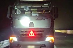 Tài xế dừng xe trên cao tốc Nha Trang - Cam Lâm để ngủ, bị phạt 13 triệu đồng