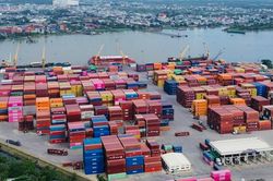 Doanh nghiệp 'gánh' chi phí logistics kỷ lục, kỳ vọng hạ tầng tạo đột phá