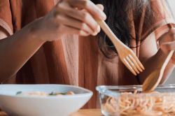 Tưởng v&ocirc; hại, 6 vật dụng n&agrave;y lại bị cảnh b&aacute;o c&oacute; thể g&acirc;y ung thư